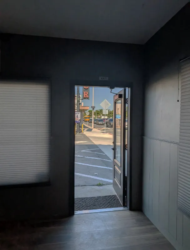 Studio, 450 sqft, $1,500 — Photo 3