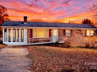 1930 Mountainbrook Dr, Gastonia, NC 28052