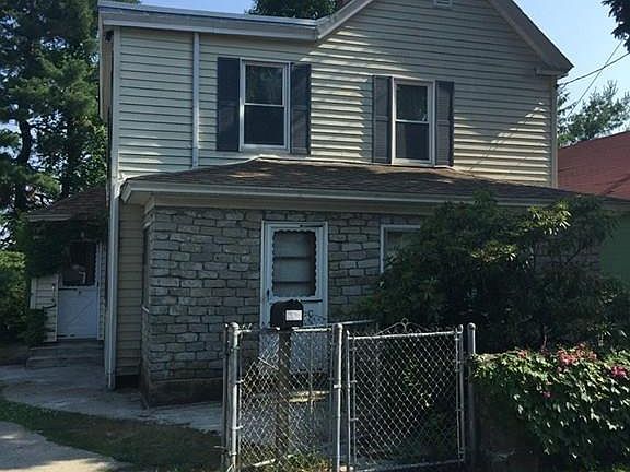 3rd image of 5 Woodland Ct