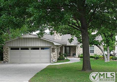 1st image of 915 Kiowa Dr W