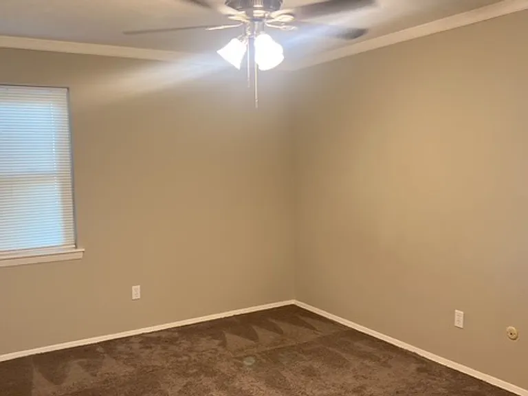201 Straw Rd — Photo 18