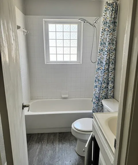 1400 Phoenix Dr — Photo 4