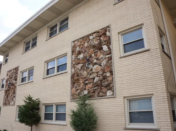 7921 W Grand Ave APT 3D, Elmwood Park, IL 60707