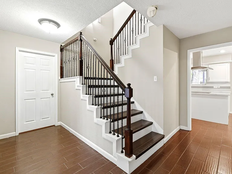 6307 Jadecrest Dr — Photo 8