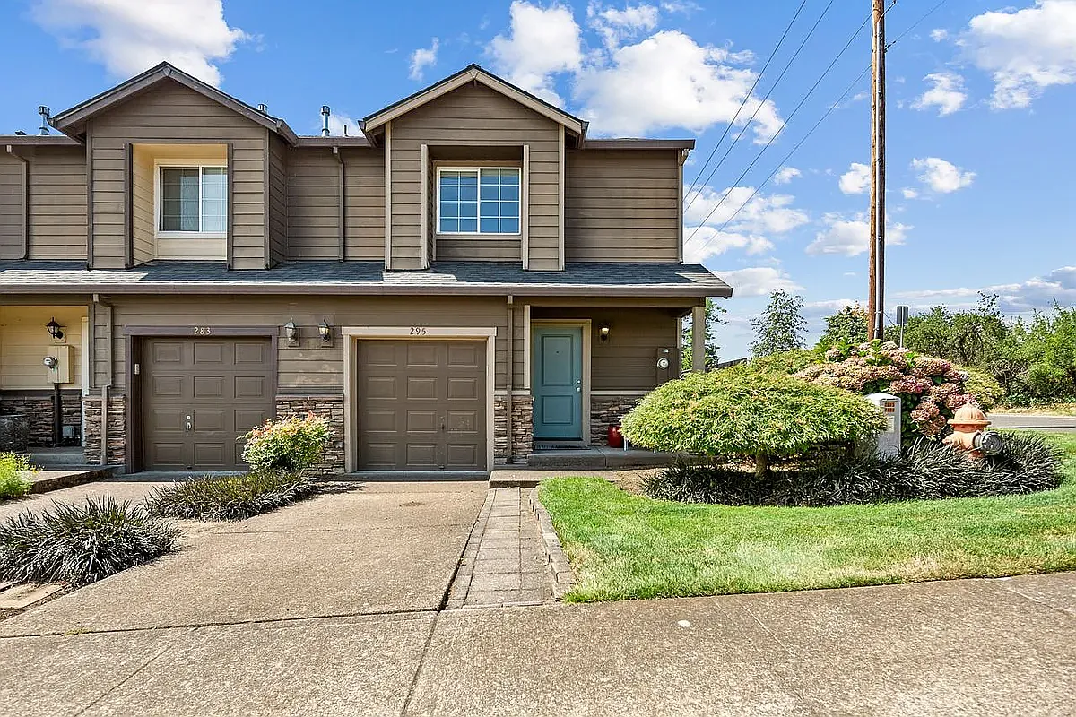 3 bed, 2.5 bath, 1252 sqft, $2,499 — Photo 1