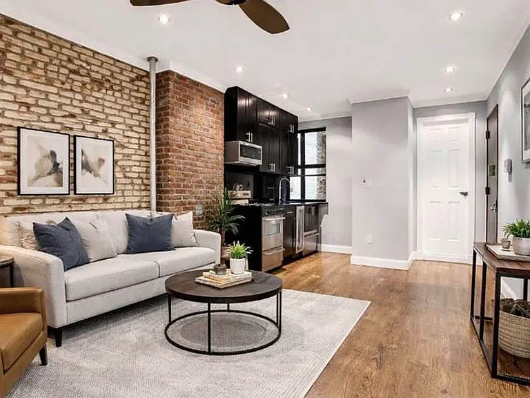 438 W 52nd St #SEVEN — Photo 1