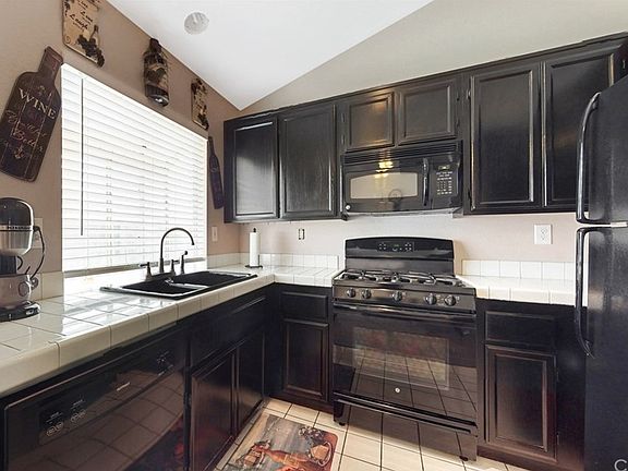 3rd image of 16290 Abedul St