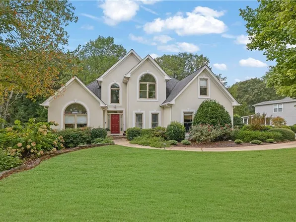 4712 Carriage Way, Flowery Branch, GA 30542