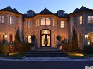 375 Mill River Rd, Oyster Bay, NY