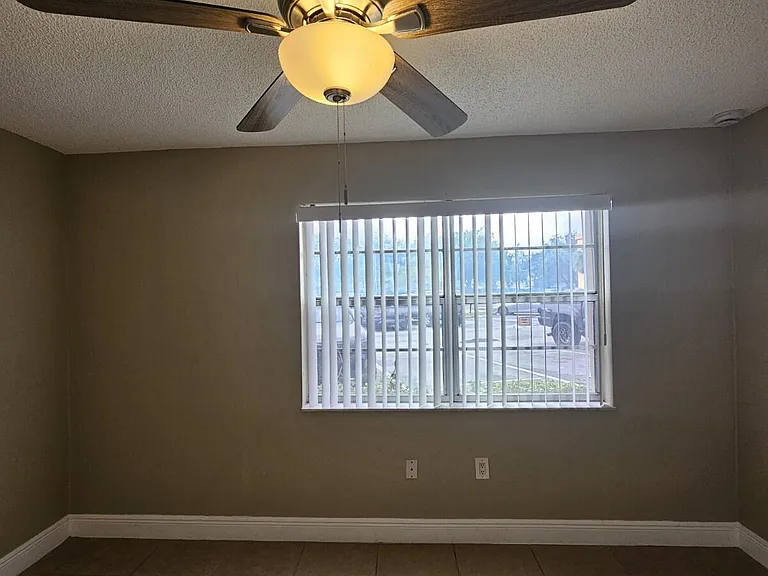 4324 NW 9th Ave #6-1C — Photo 12