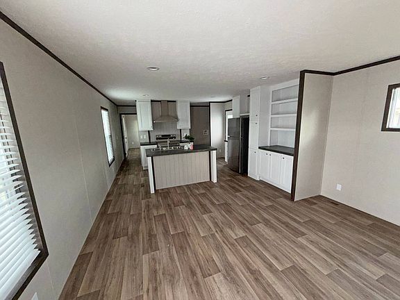 3rd image of 434 Sandy Bass Ln