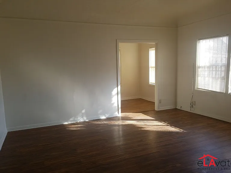 1046 W Martin Luther King Jr Blvd — Photo 9