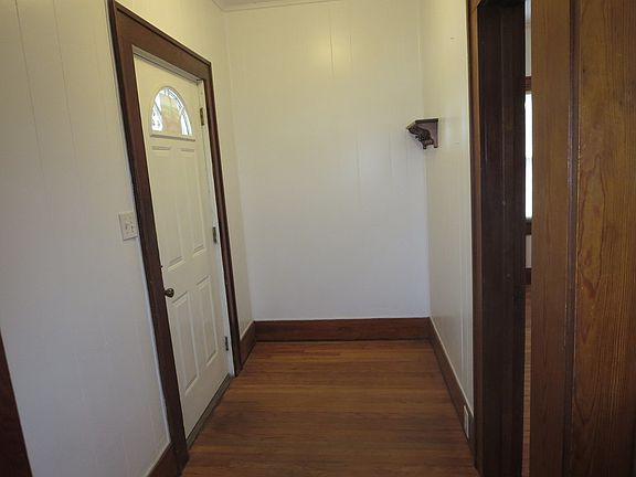 3rd image of 707 E McPherson St