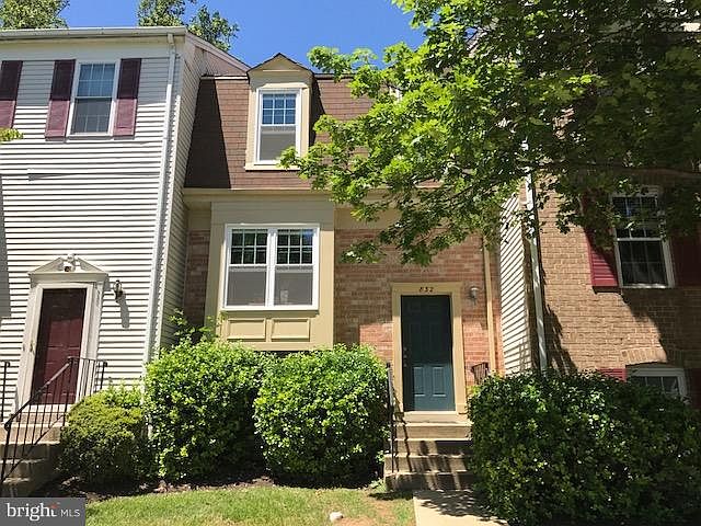 1st image of 832 Ivy League Ln