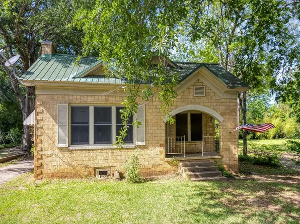 1205 E Park Ave, Palestine, TX 75801