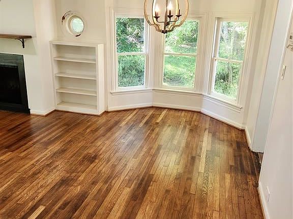 4th image of 304 Joseph St