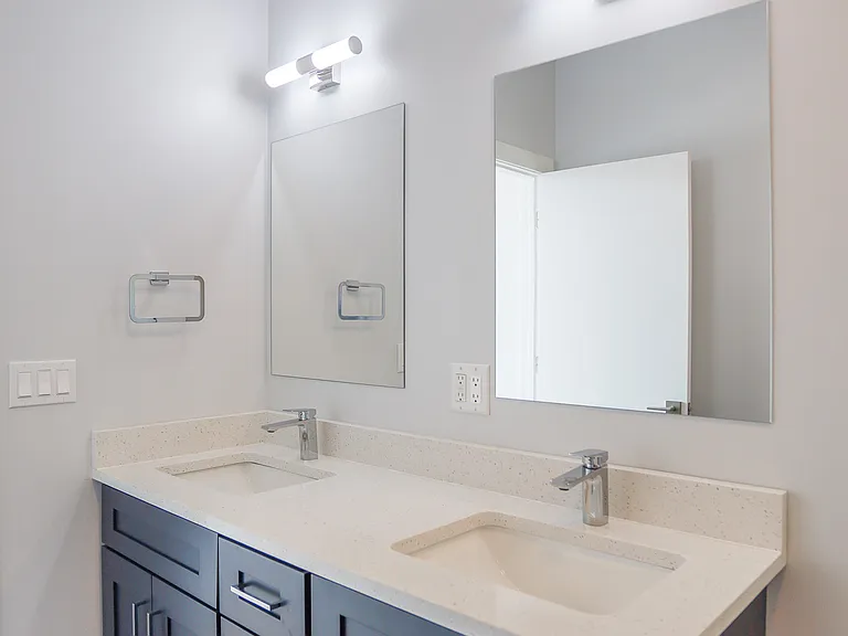2402 W Carmen Ave #306 — Photo 8