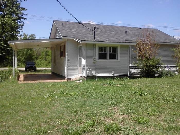 2nd image of 19040 Wells Rd