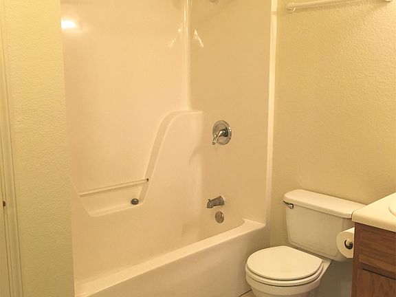 3rd image of 261 S Lewis Ave APT 6