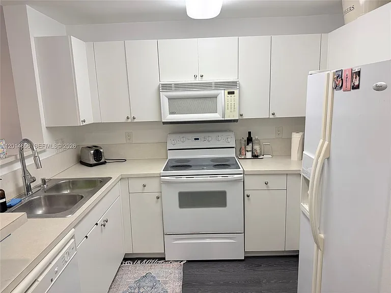 10 Aragon Ave #702 — Photo 3