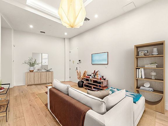 4th image of 52 E 4th St APT 4N