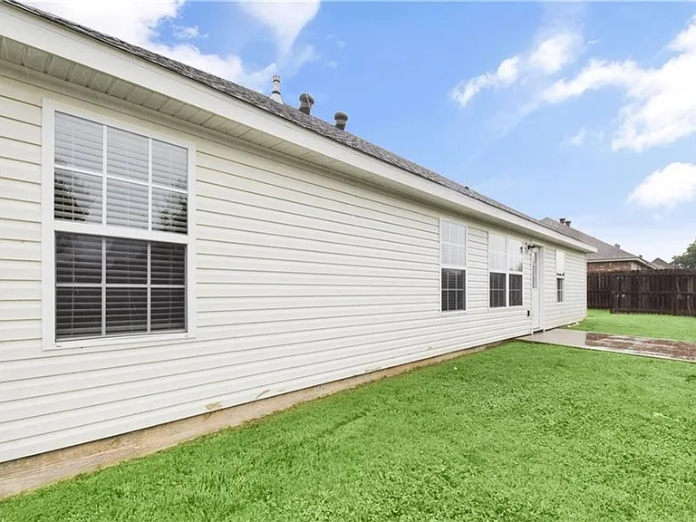 1240 Lariat Dr — Photo 25