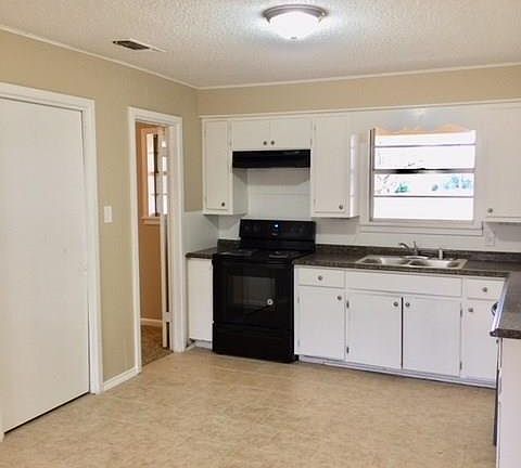 4th image of 608 Farm Road 909
