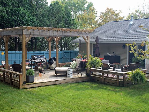 Deck with Pergola