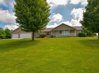 2523 Aaron Dr SE, Iowa City, IA 52240