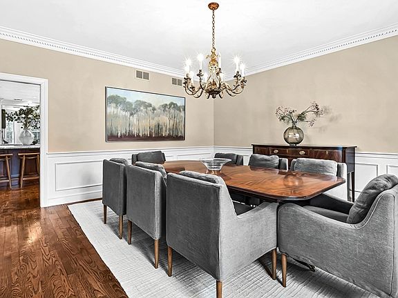 5th image of 65 Woodcliff Rd