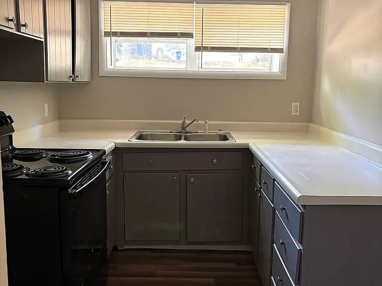 116 E Holston Ln #116 — Photo 2