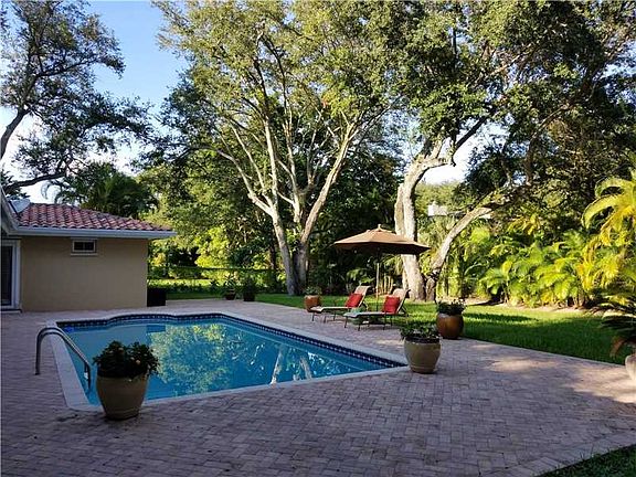 5th image of 16145 SW 74th Ct