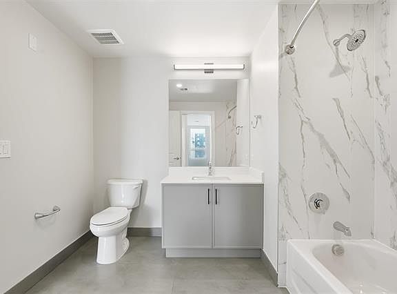4th image of 26 Brooks St Floor 4