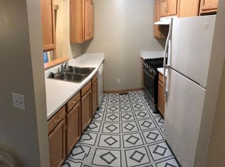 1730 W Chrysler Dr, Belvidere, IL 61008
