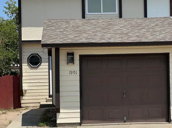 1901 Edinburgh St, Rawlins, WY 82301