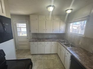 2721 S Minnesota Ave, Wichita, KS 67216