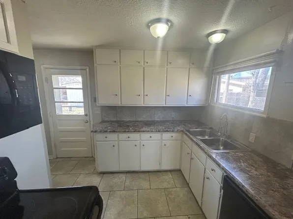 2721 S Minnesota Ave, Wichita, KS 67216