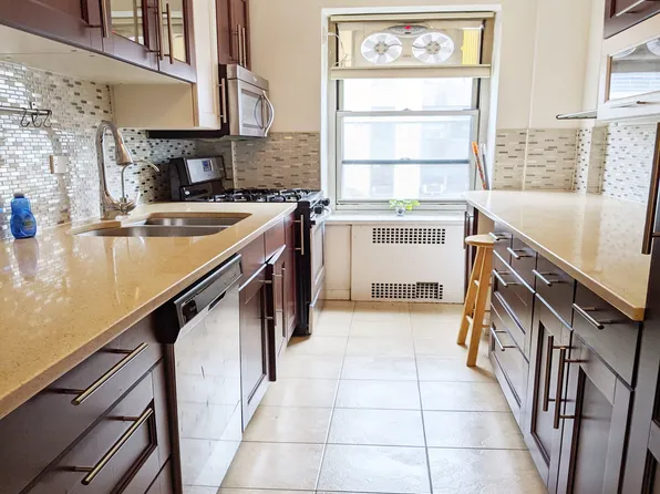 63-33 98th Pl, Rego Park, NY 11374