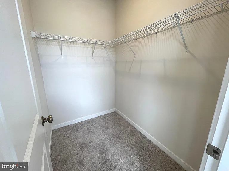 2328 Hawkshill Dr — Photo 35