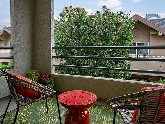 5th image of 300 N El Molino Ave Unit 218