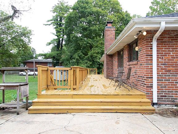 5th image of 152 Kings Dr