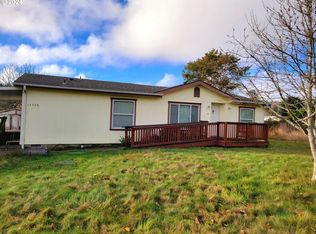 15574 Cedar Ln, Brookings, OR 97415