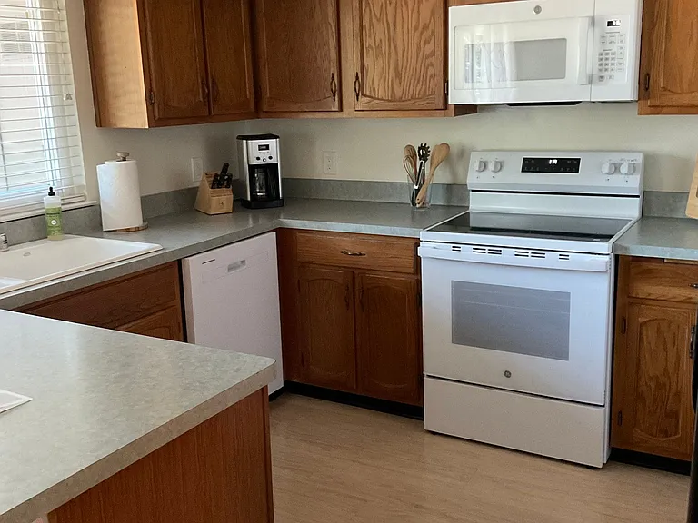 1061 Cedar Ct — Photo 12