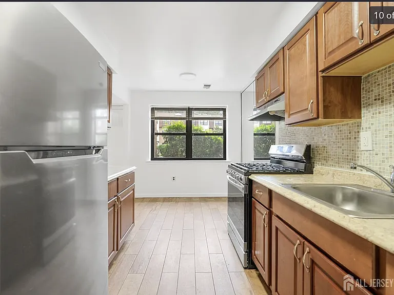 1602 Raspberry Ct — Photo 11