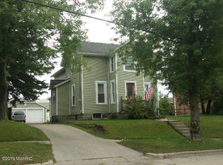 250 7th St, Manistee, MI 49660