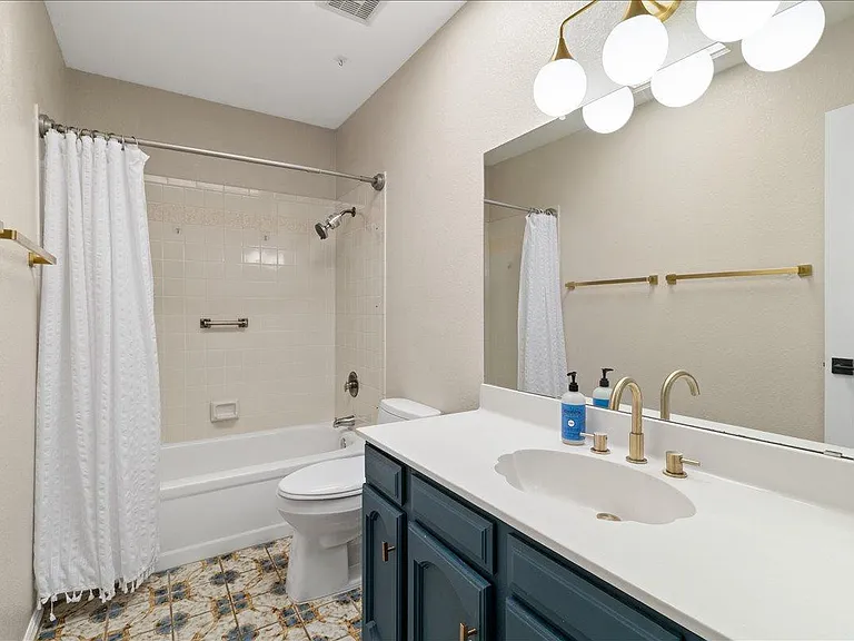 16646 N 29th Dr — Photo 14