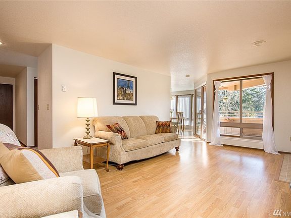 2nd image of 12349 Roosevelt Way NE APT 204