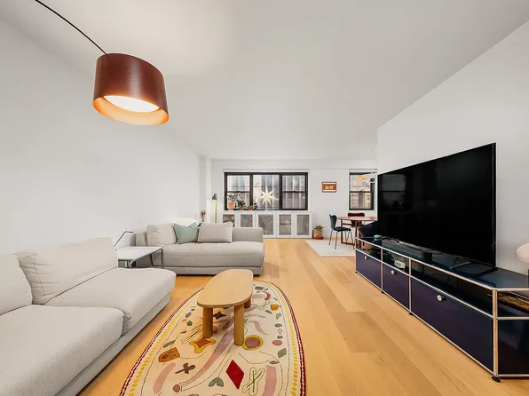 176 E 77th St APT 5E, New York, NY 10075