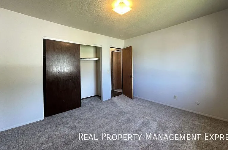 3711 S Cathy Ave #4 — Photo 9
