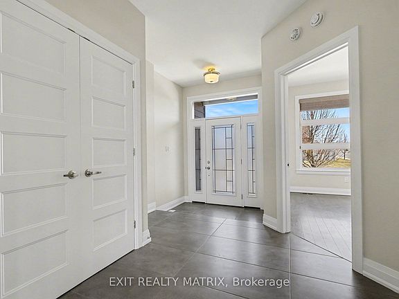 3rd image of 401 Bruges St